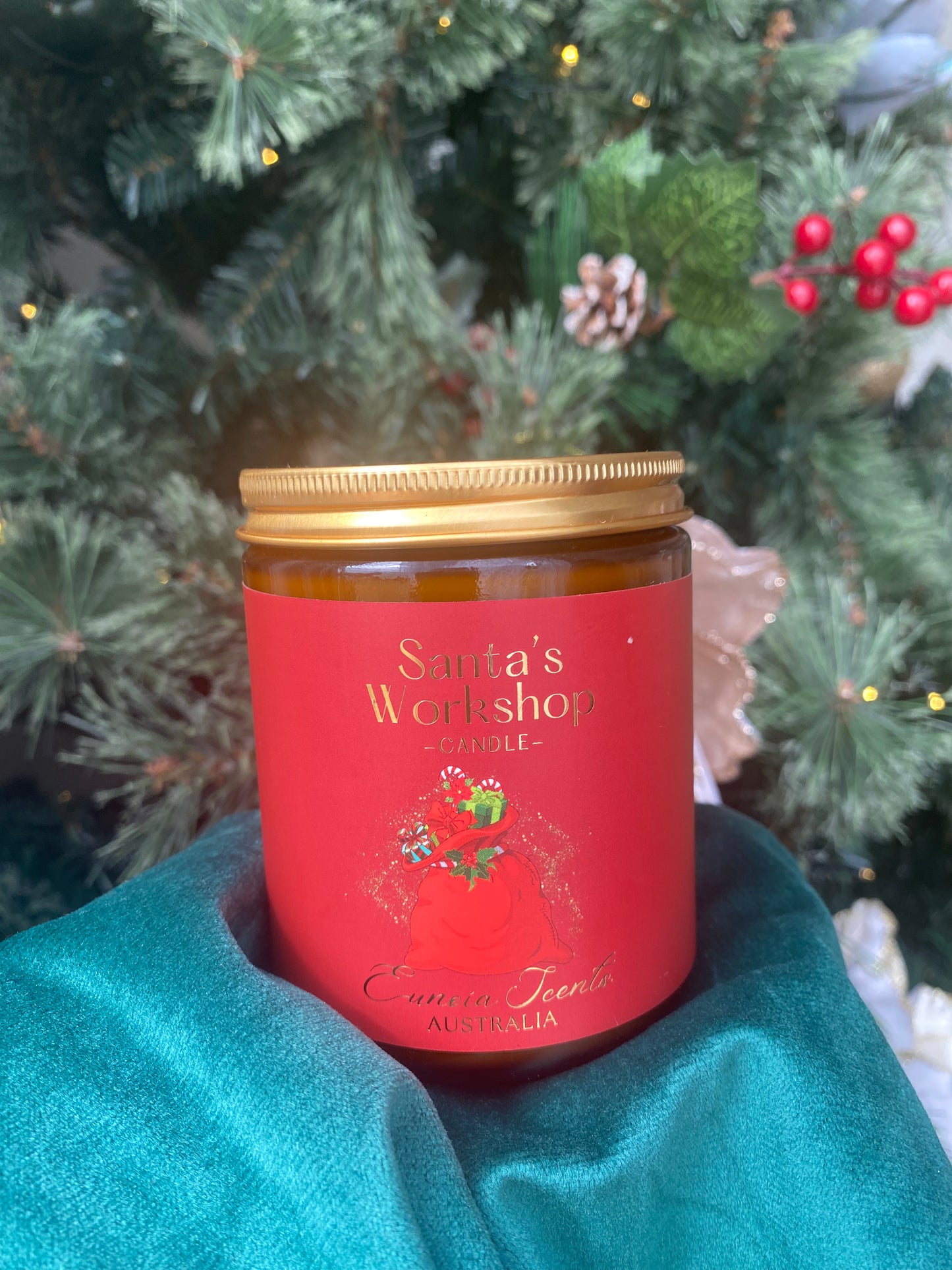 Santa’s Workshop Candle 🧸