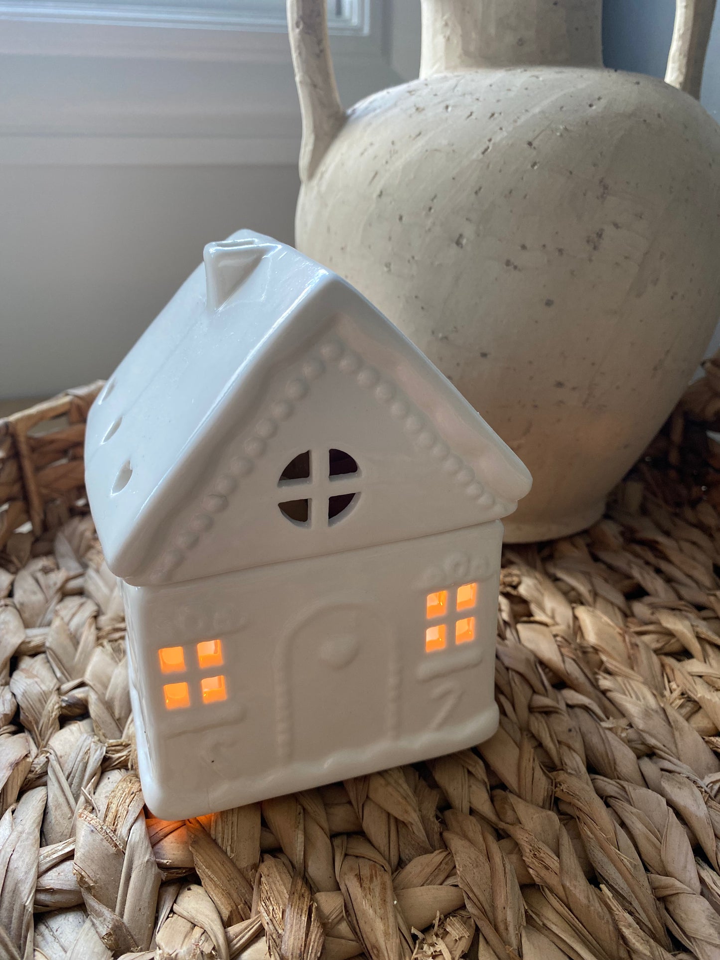 White Christmas Gingerbread House Oil Burner and Wax melt